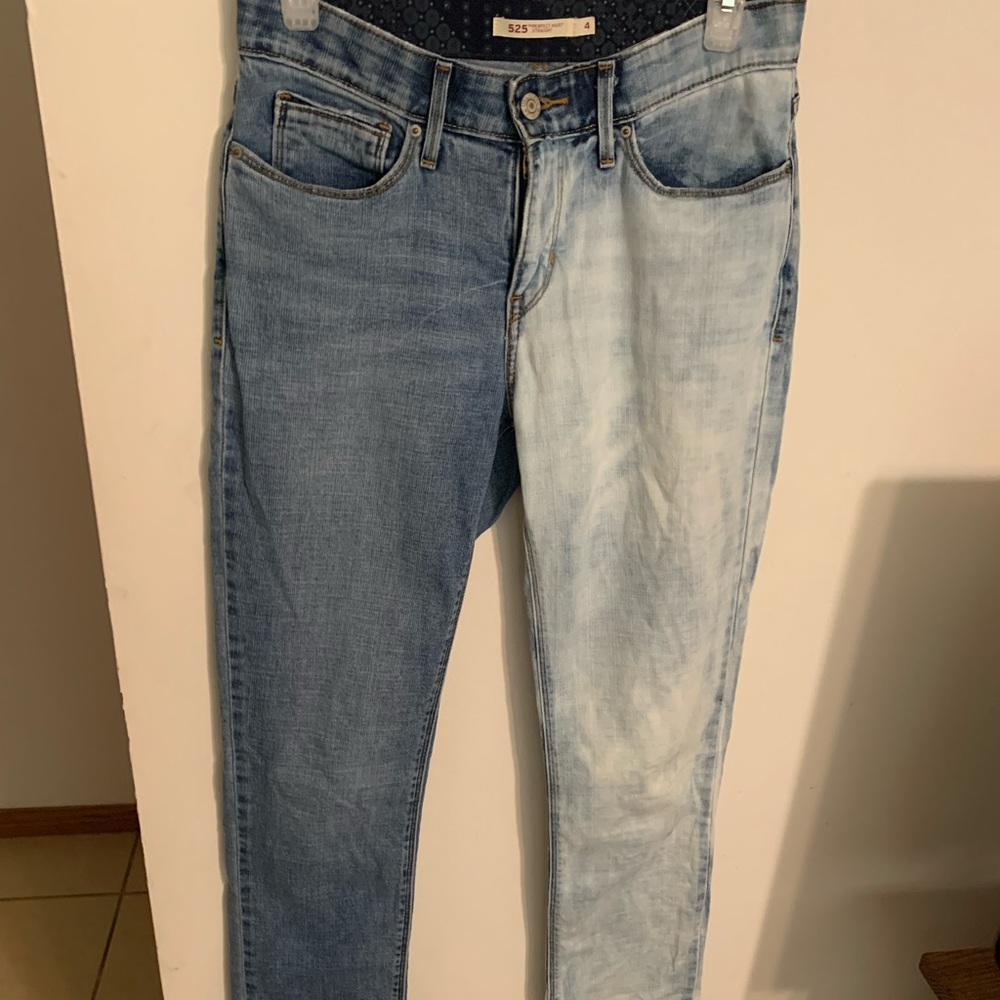 Levi’s Jeans.